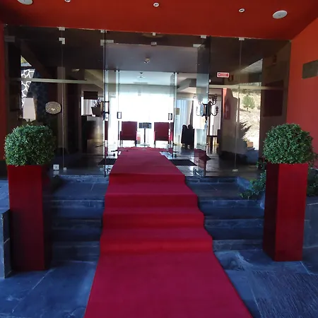 道斯卡尔奎特加斯酒店 4* 科维良