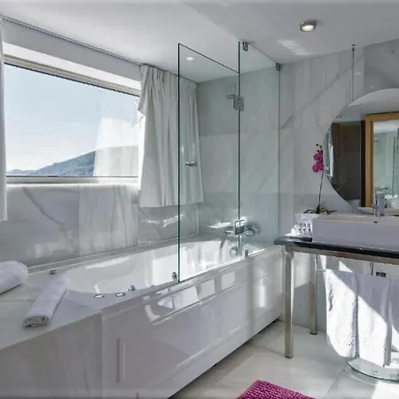 道斯卡尔奎特加斯酒店 4*