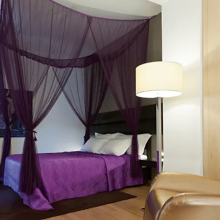 道斯卡尔奎特加斯酒店 4*