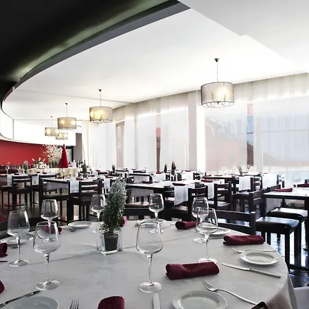 道斯卡尔奎特加斯酒店 4* 科维良