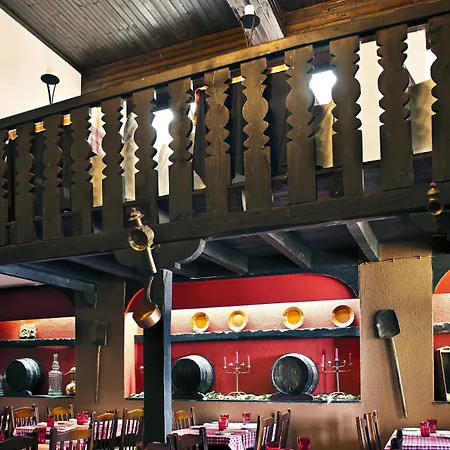 道斯卡尔奎特加斯酒店 酒店