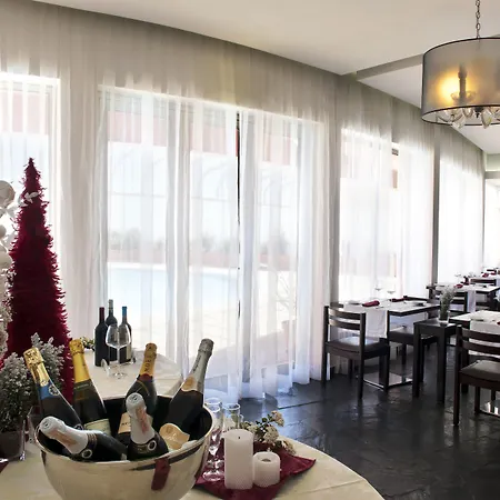 道斯卡尔奎特加斯酒店 4* 科维良