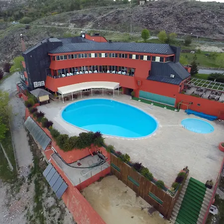 Lam Serra Da Estrela 4*