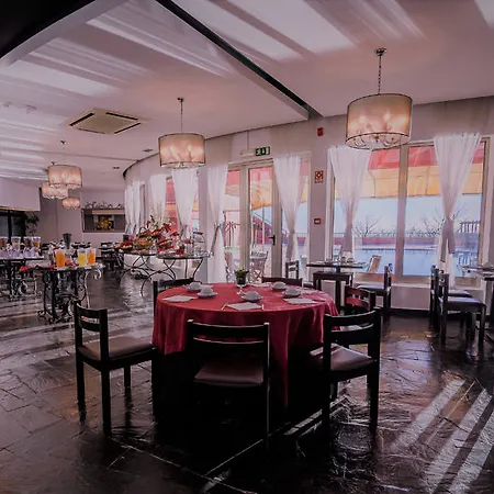 道斯卡尔奎特加斯酒店 4*